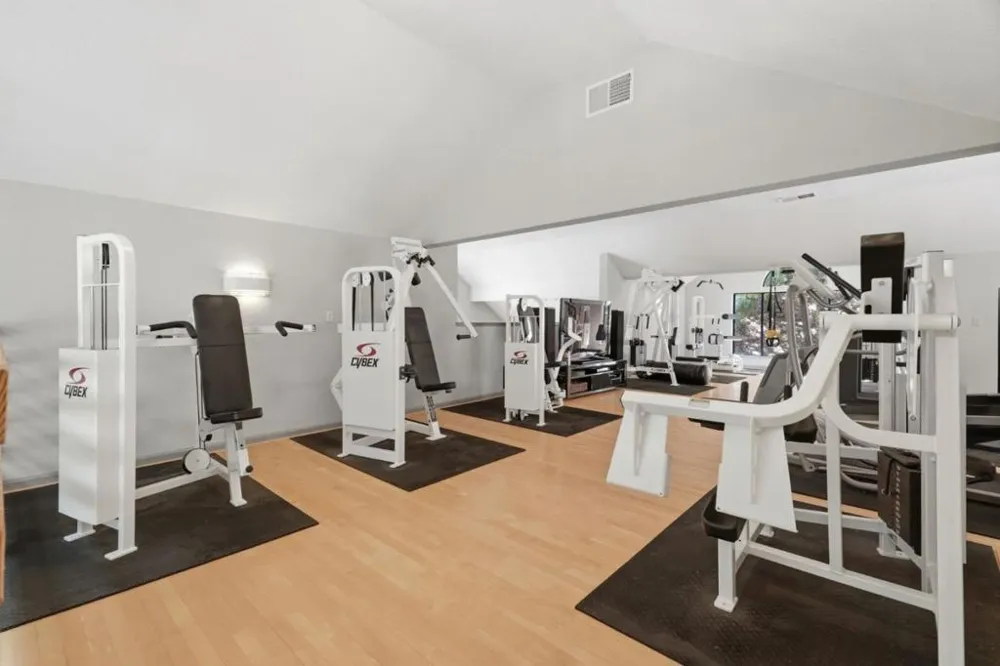 25355 La Loma Drive Los Altos Hills, CA 94022