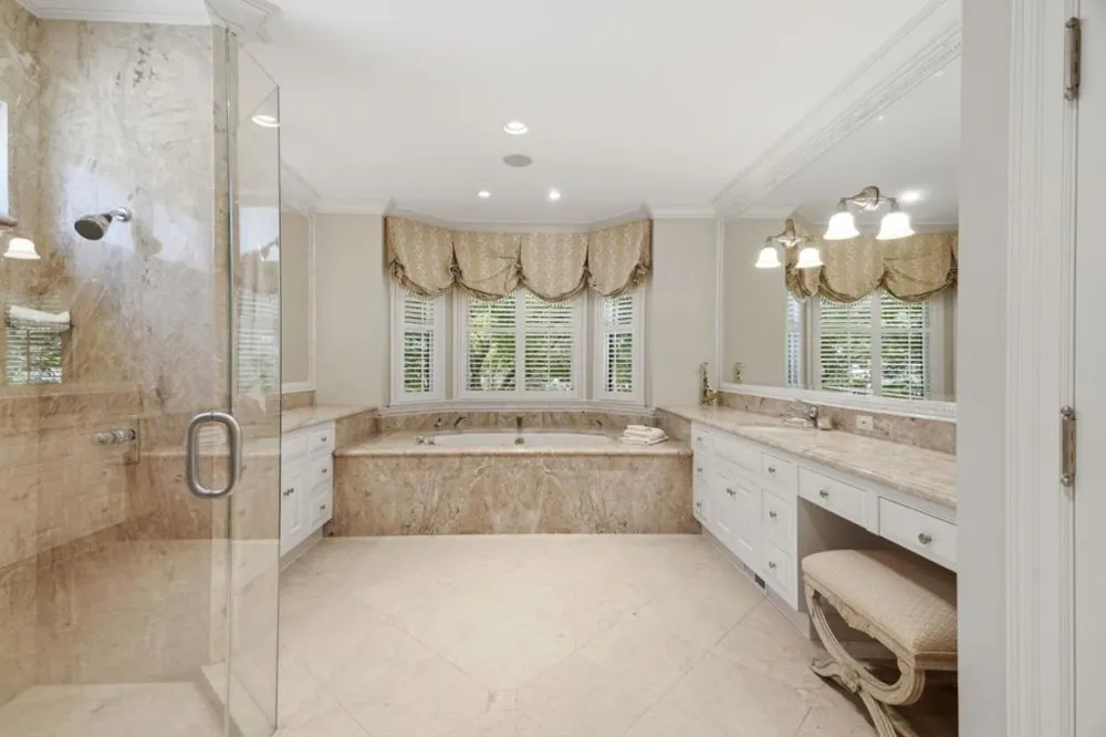 25355 La Loma Drive Los Altos Hills, CA 94022