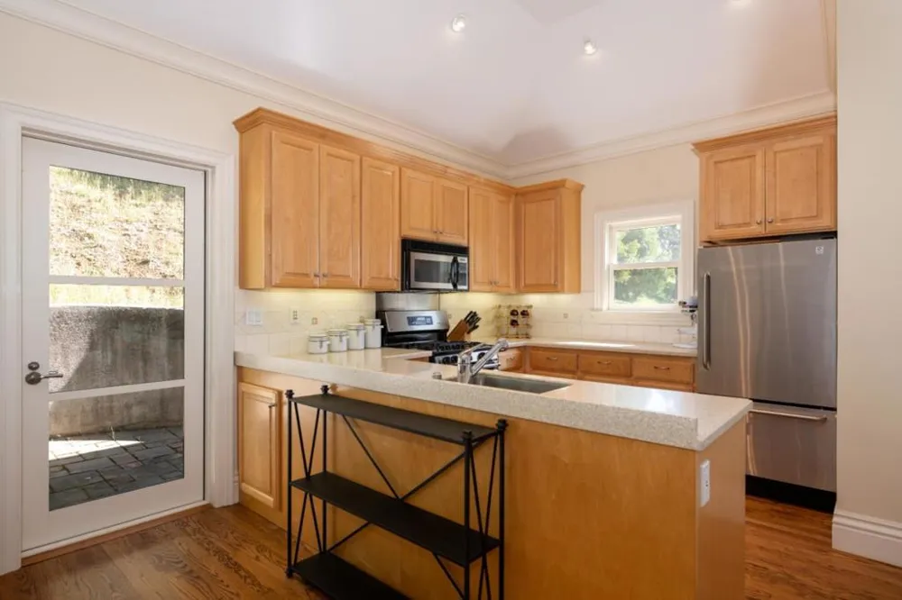 25355 La Loma Drive Los Altos Hills, CA 94022
