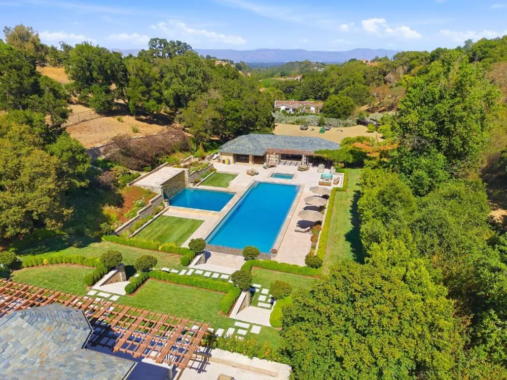 25355 La Loma Drive Los Altos Hills, CA 94022
