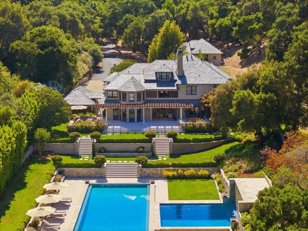 25355 La Loma Drive Los Altos Hills, CA 94022