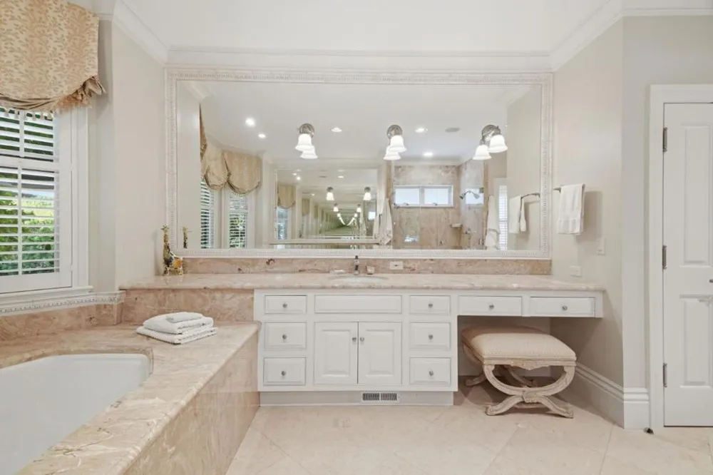 25355 La Loma Drive Los Altos Hills, CA 94022