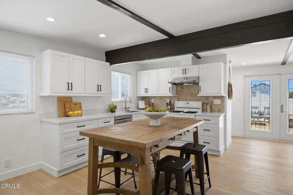 141 Glendale Avenue Oxnard, CA 93035