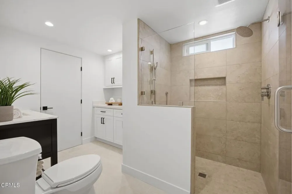 141 Glendale Avenue Oxnard, CA 93035