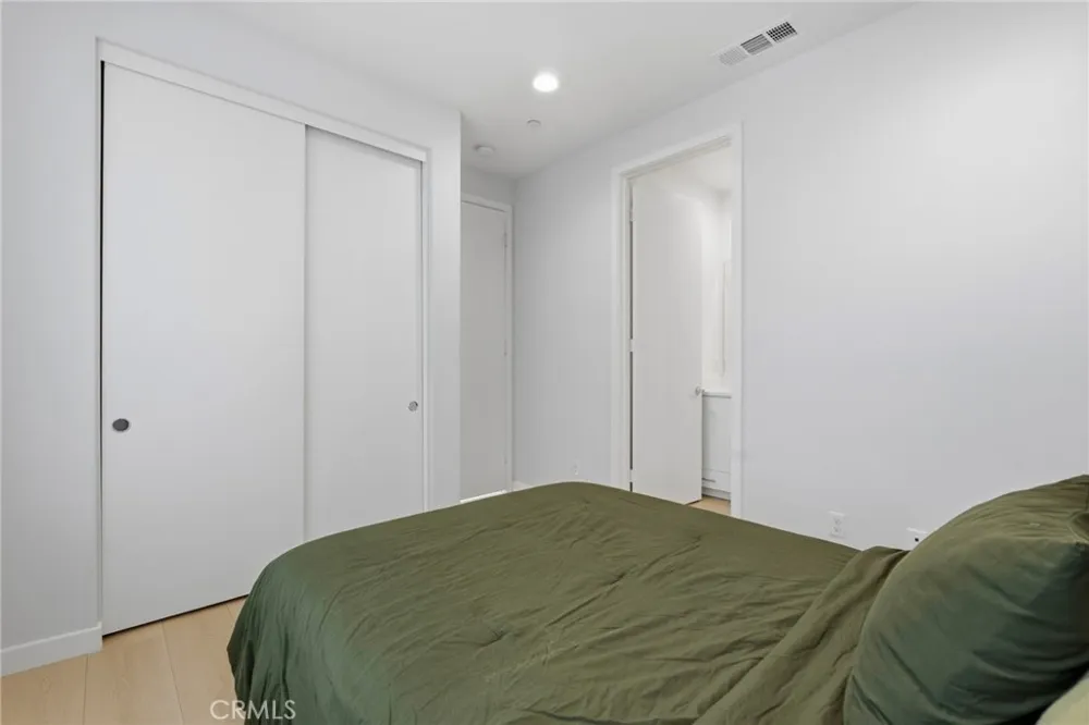 13107 W Lumina Way Valley Glen, CA 91401