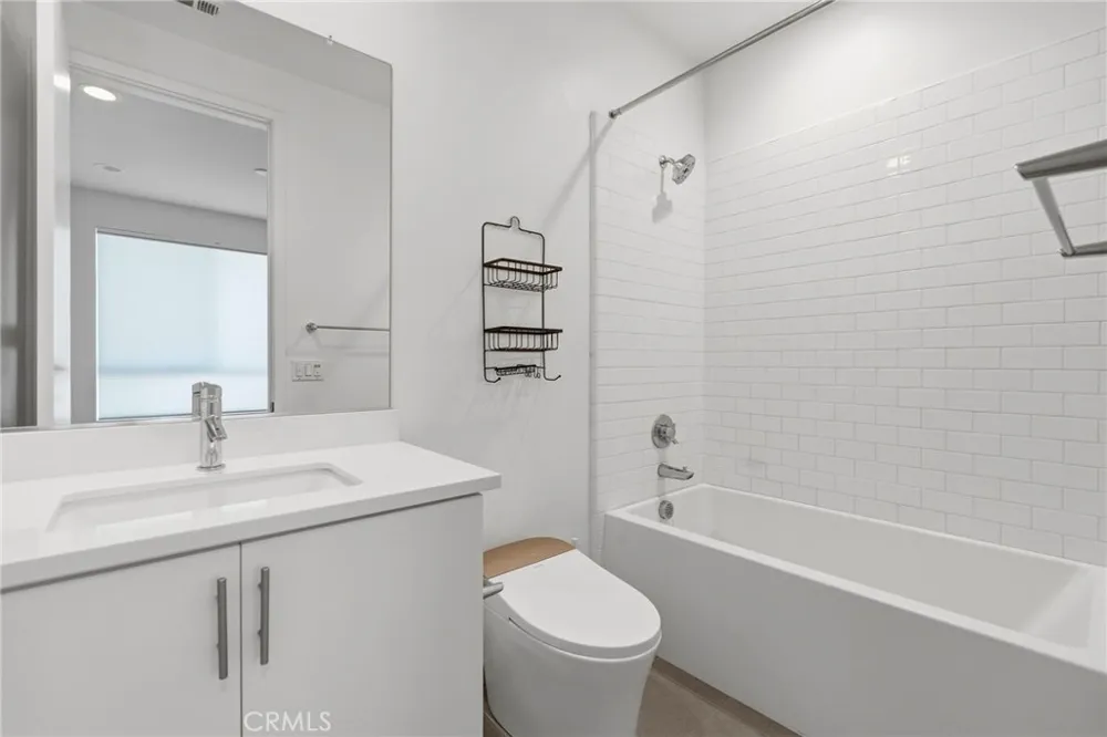 13107 W Lumina Way Valley Glen, CA 91401