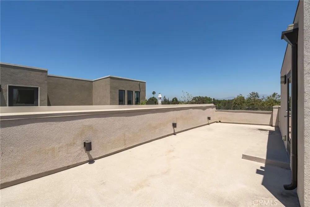 13107 W Lumina Way Valley Glen, CA 91401