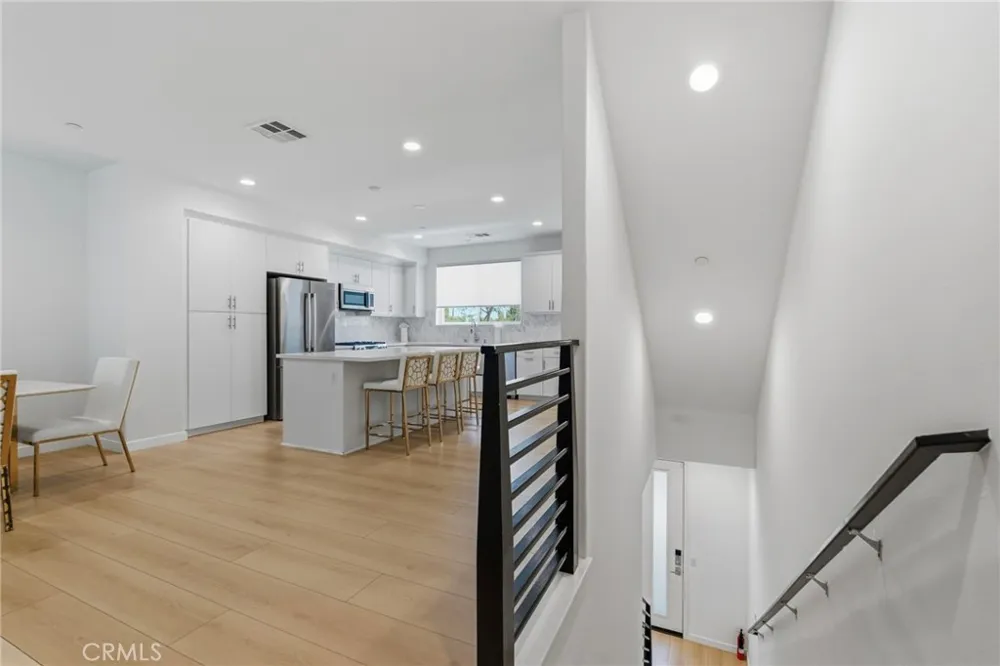 13107 W Lumina Way Valley Glen, CA 91401