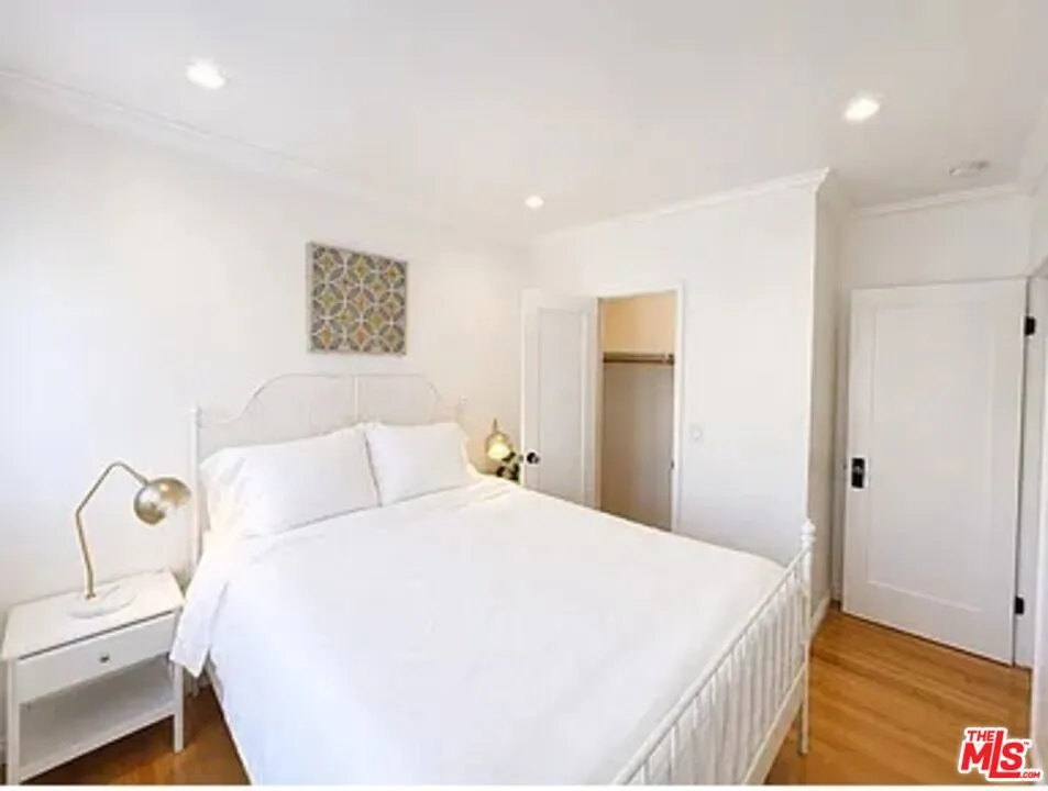 947 5th Street #B Santa Monica, CA 90403