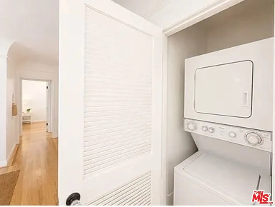 947 5th Street #B Santa Monica, CA 90403