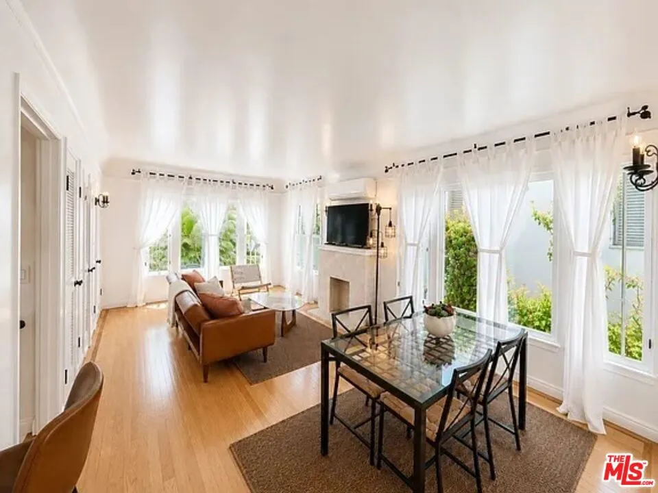 947 5th Street #B Santa Monica, CA 90403