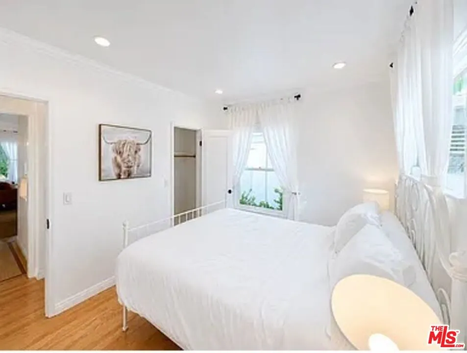 947 5th Street #B Santa Monica, CA 90403