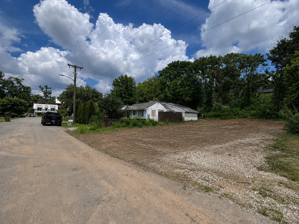 513 Village Ct Nashville, TN 37206