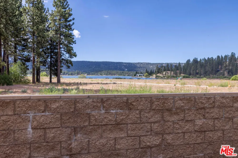 39535 Shore Drive Fawnskin, CA 92333