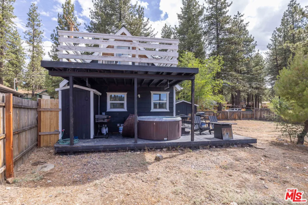 39535 Shore Drive Fawnskin, CA 92333