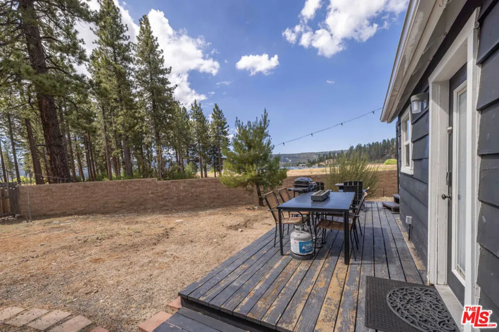 39535 Shore Drive Fawnskin, CA 92333