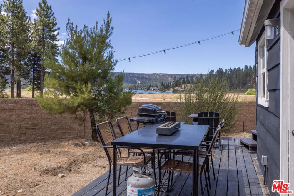 39535 Shore Drive Fawnskin, CA 92333