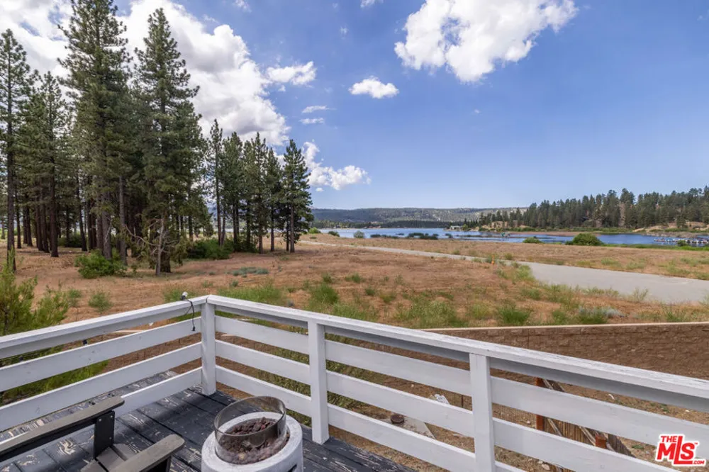 39535 Shore Drive Fawnskin, CA 92333