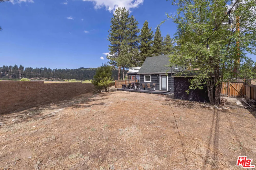 39535 Shore Drive Fawnskin, CA 92333
