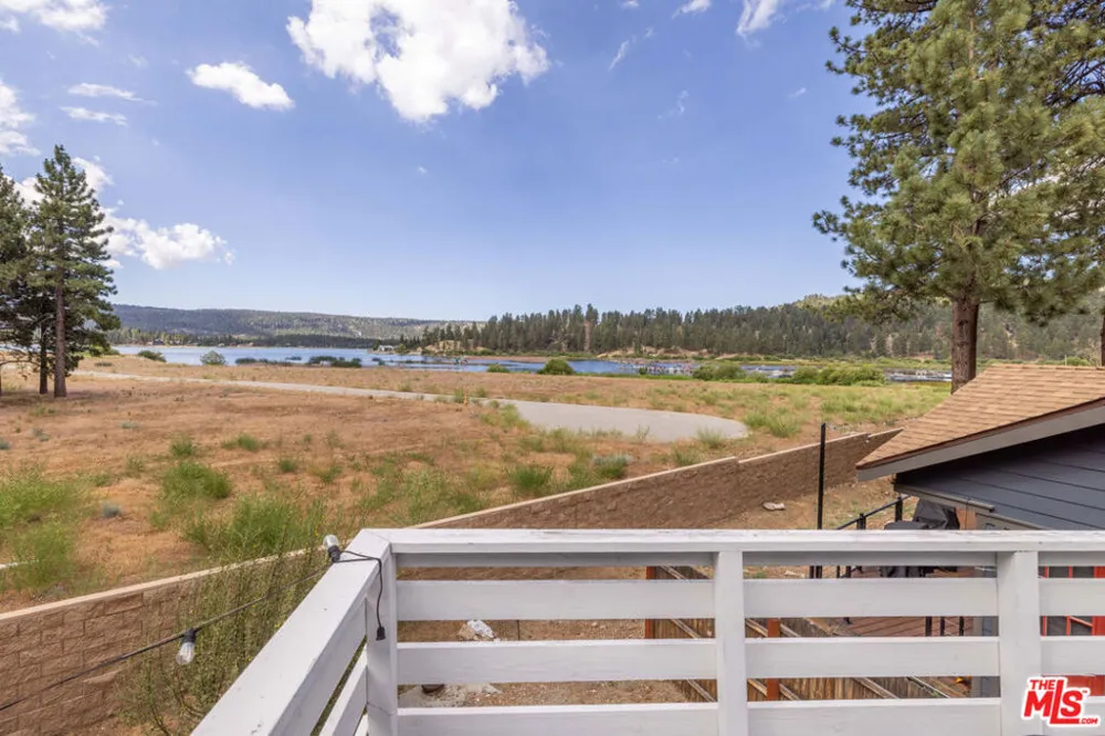 39535 Shore Drive Fawnskin, CA 92333