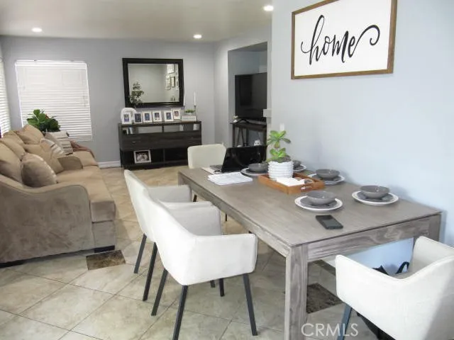 687 Pointe Vista Corona, CA 92881