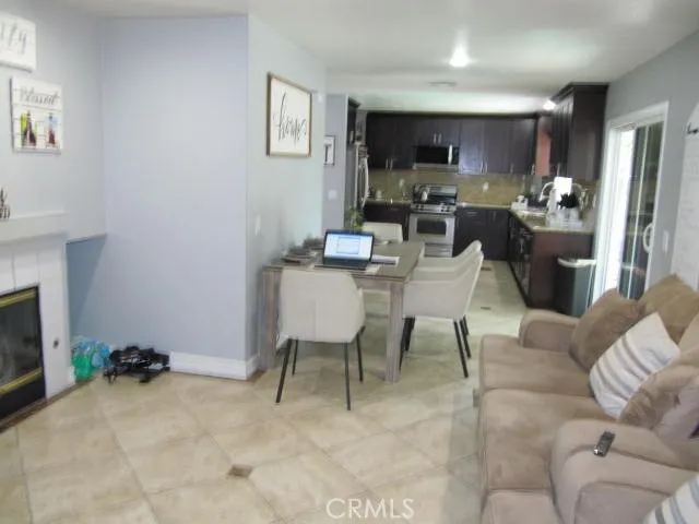 687 Pointe Vista Corona, CA 92881