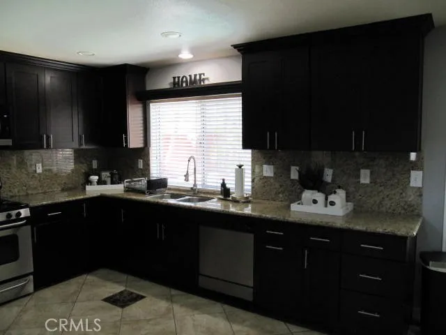 687 Pointe Vista Corona, CA 92881