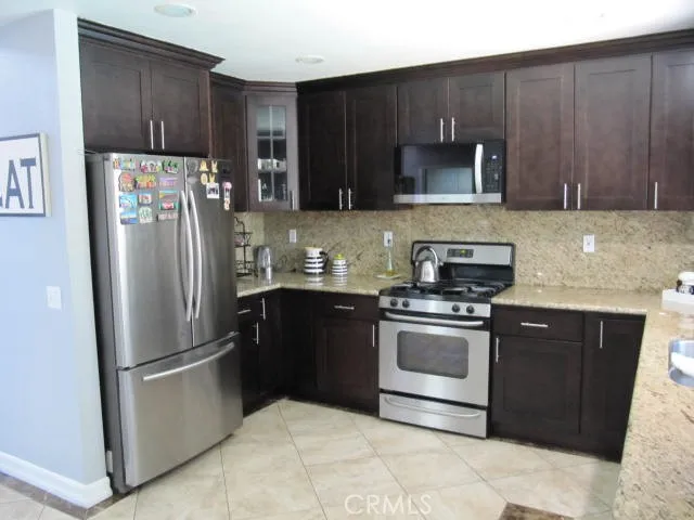 687 Pointe Vista Corona, CA 92881