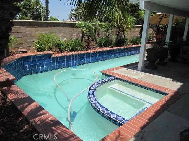687 Pointe Vista Corona, CA 92881