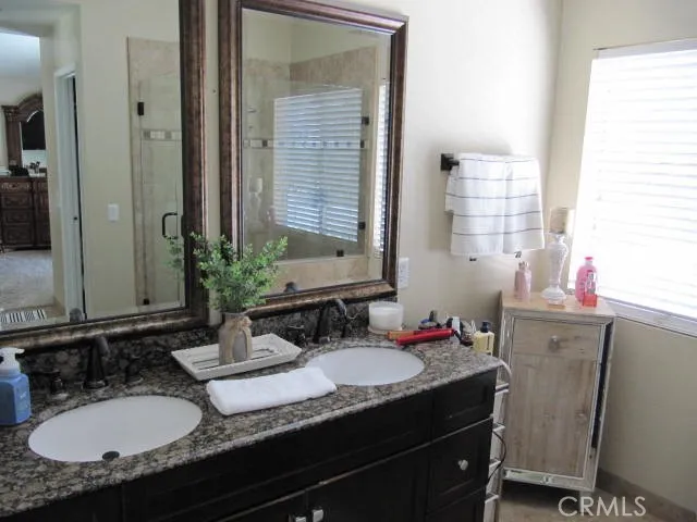 687 Pointe Vista Corona, CA 92881