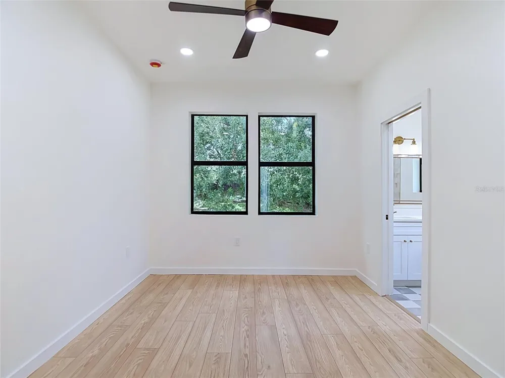 2410 E 20TH AVENUE Tampa, FL 33605