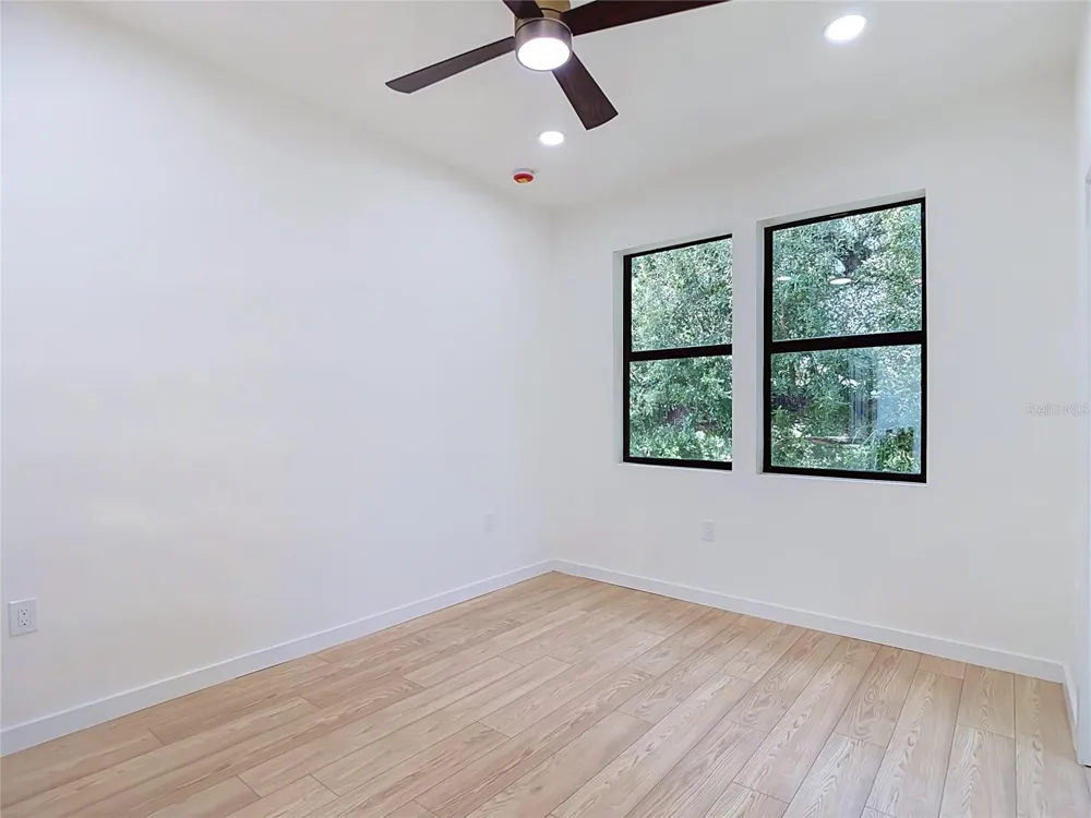 2410 E 20TH AVENUE Tampa, FL 33605