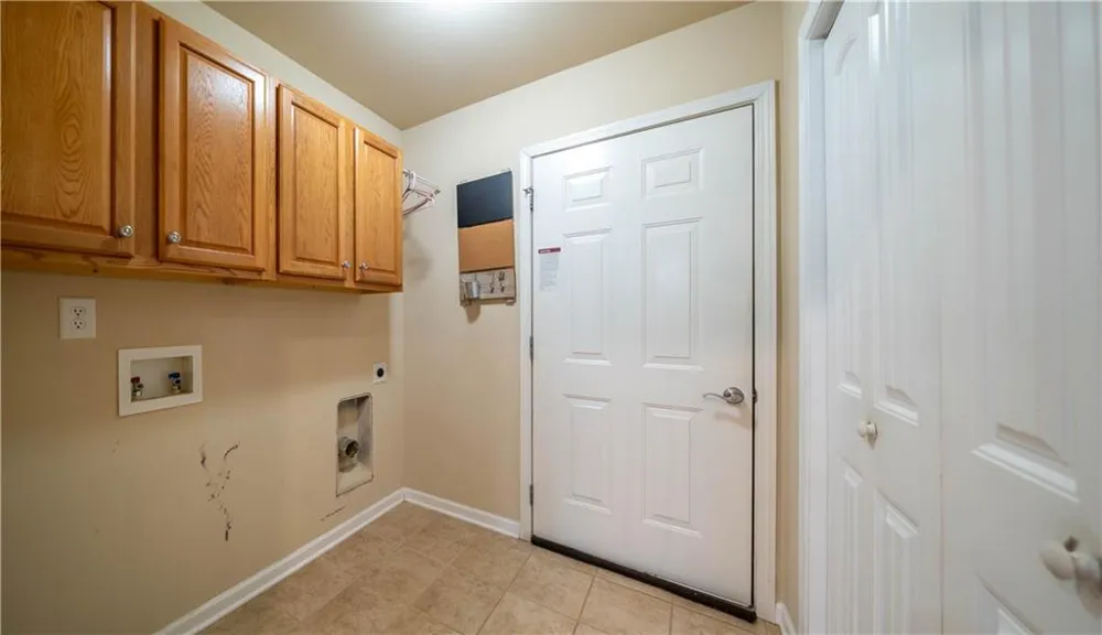 18 Mary Lane NE White, GA 30184