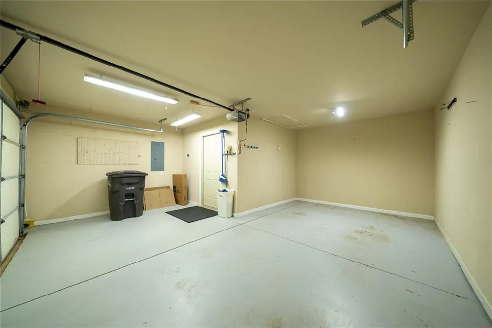 18 Mary Lane NE White, GA 30184