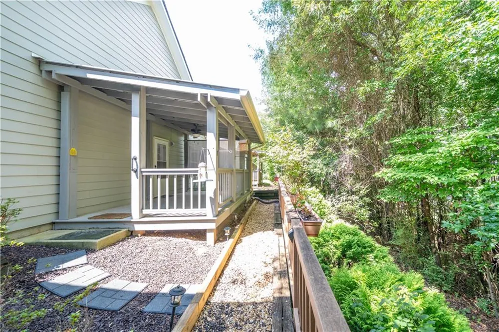 18 Mary Lane NE White, GA 30184