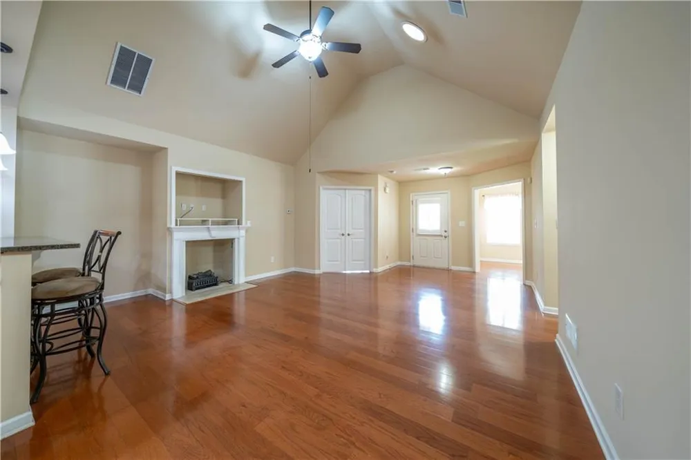 18 Mary Lane NE White, GA 30184