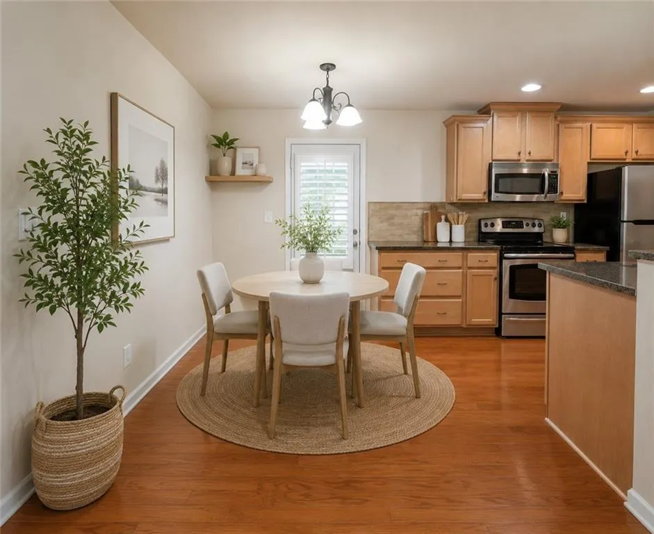 18 Mary Lane NE White, GA 30184