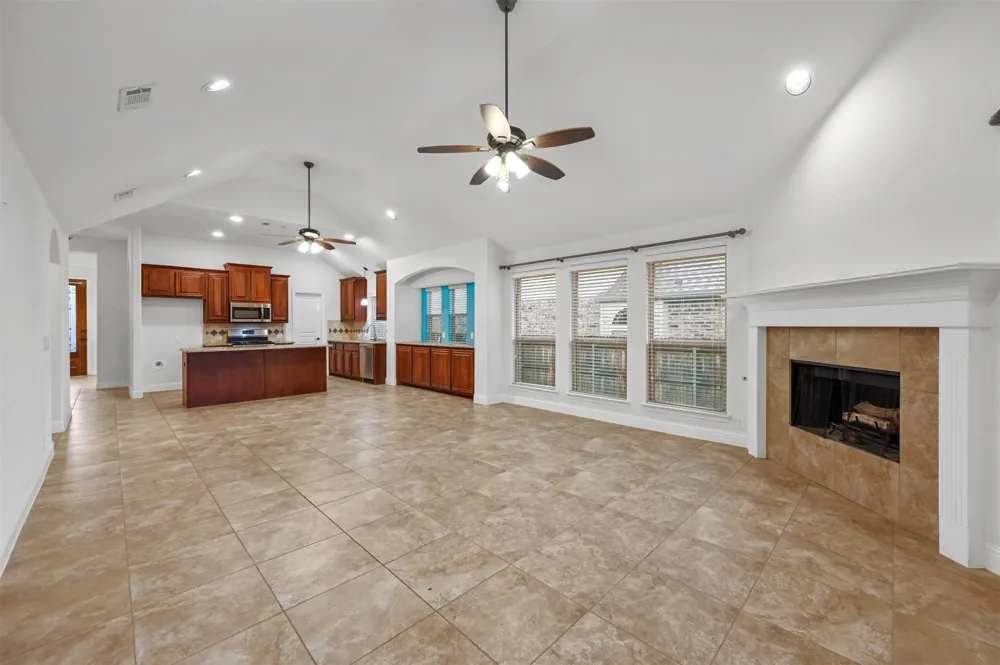 905 Foxtail Drive Mansfield, TX 76063