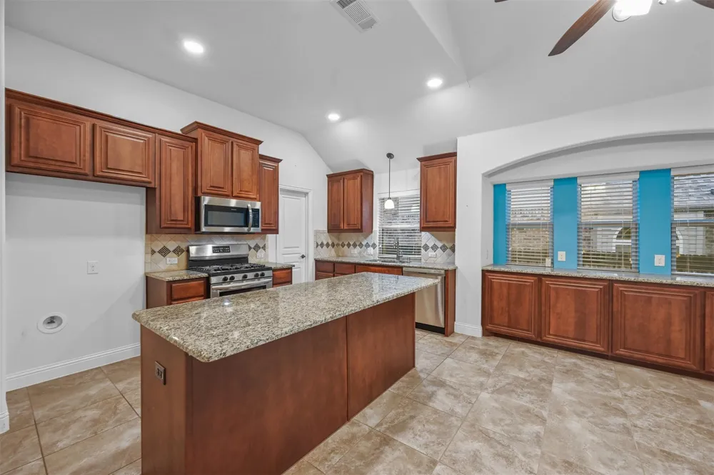 905 Foxtail Drive Mansfield, TX 76063