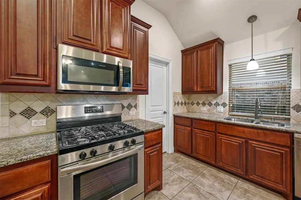 905 Foxtail Drive Mansfield, TX 76063