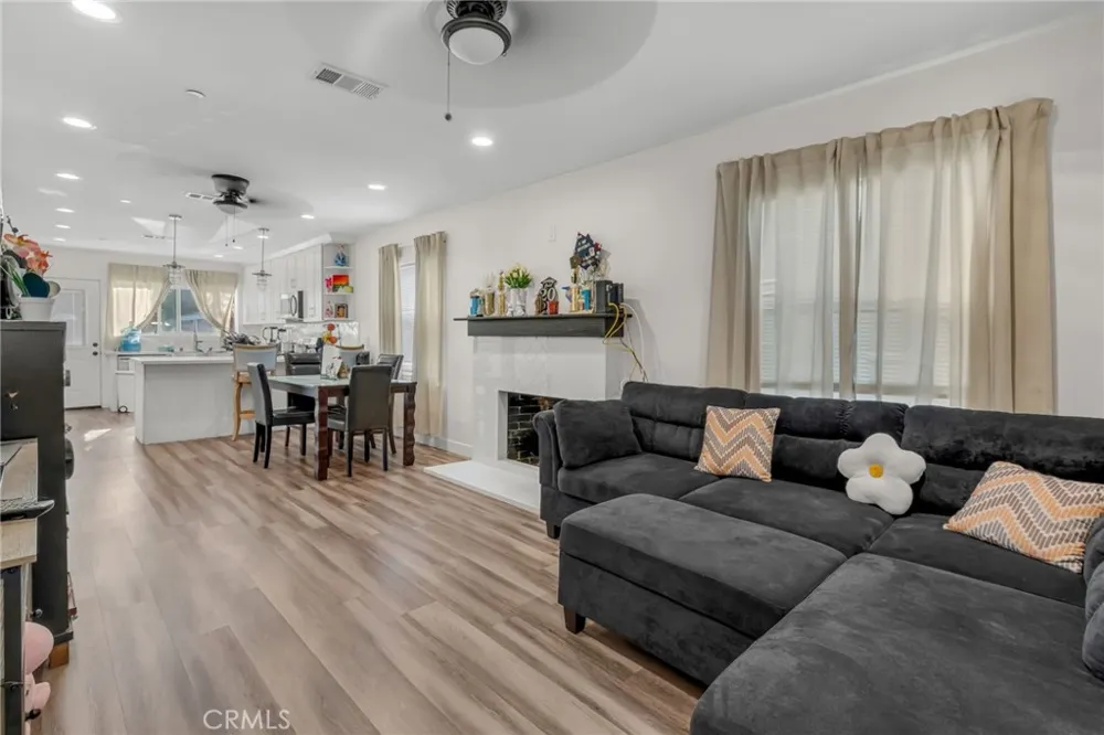 1247 Neptune Avenue Wilmington, CA 90744