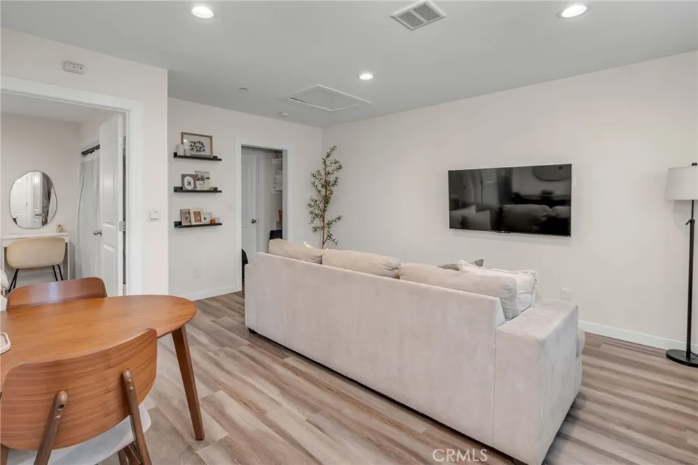 1247 Neptune Avenue Wilmington, CA 90744