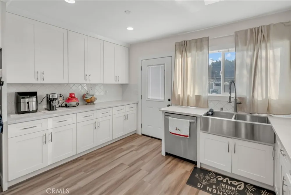 1247 Neptune Avenue Wilmington, CA 90744