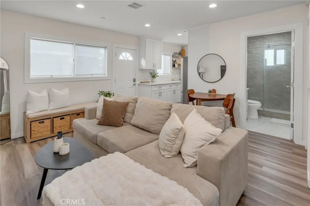 1247 Neptune Avenue Wilmington, CA 90744