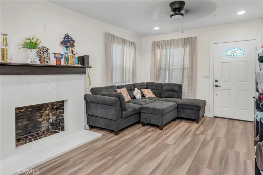 1247 Neptune Avenue Wilmington, CA 90744
