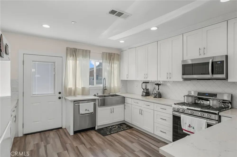 1247 Neptune Avenue Wilmington, CA 90744