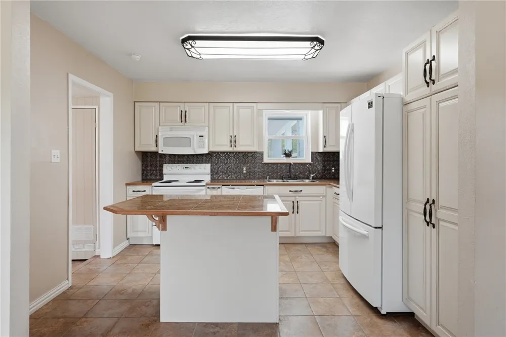 464 Sunset Drive Ingleside, TX 78362