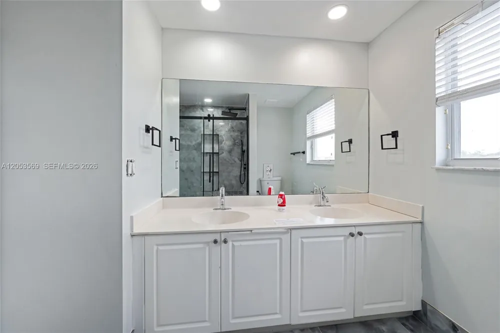 850 NW 168th Ave Pembroke Pines, FL 33028
