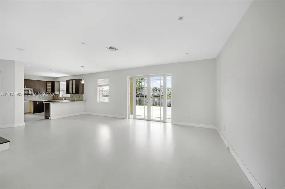 850 NW 168th Ave Pembroke Pines, FL 33028