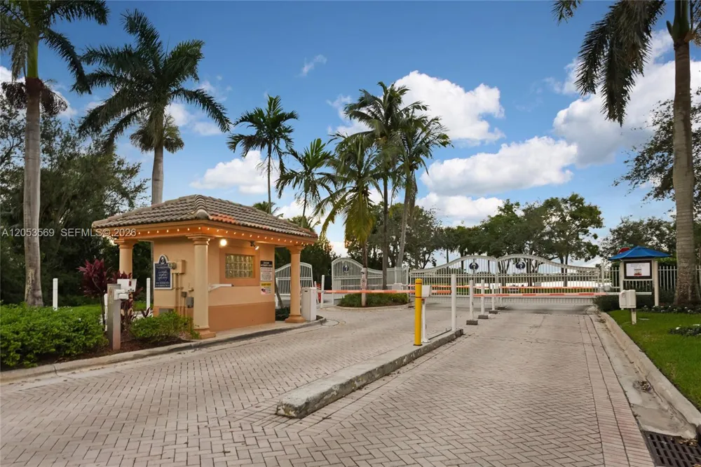 850 NW 168th Ave Pembroke Pines, FL 33028